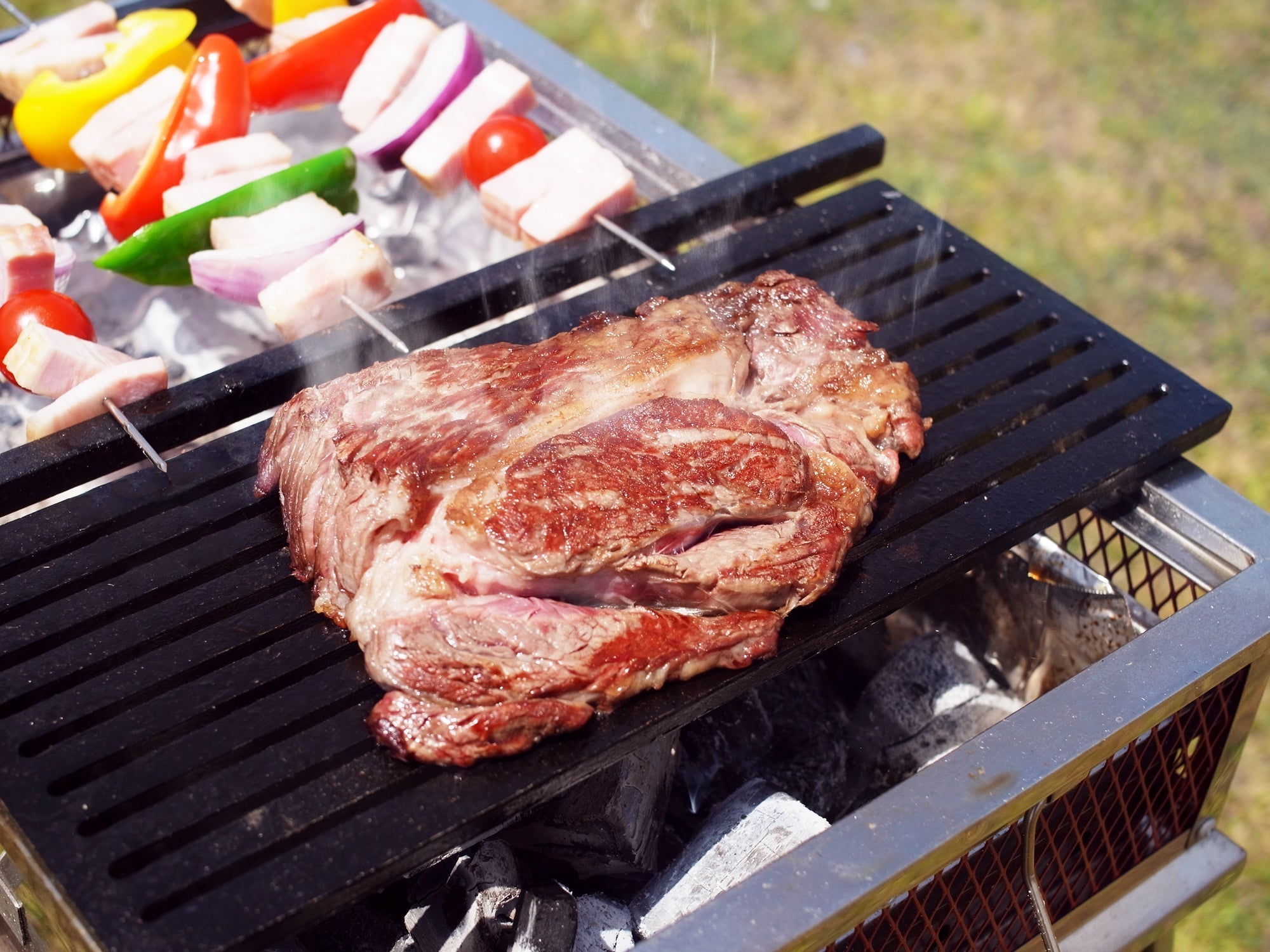 くんざん工房オリジナルの南部鉄器の焼網プレート、販売再開しました。