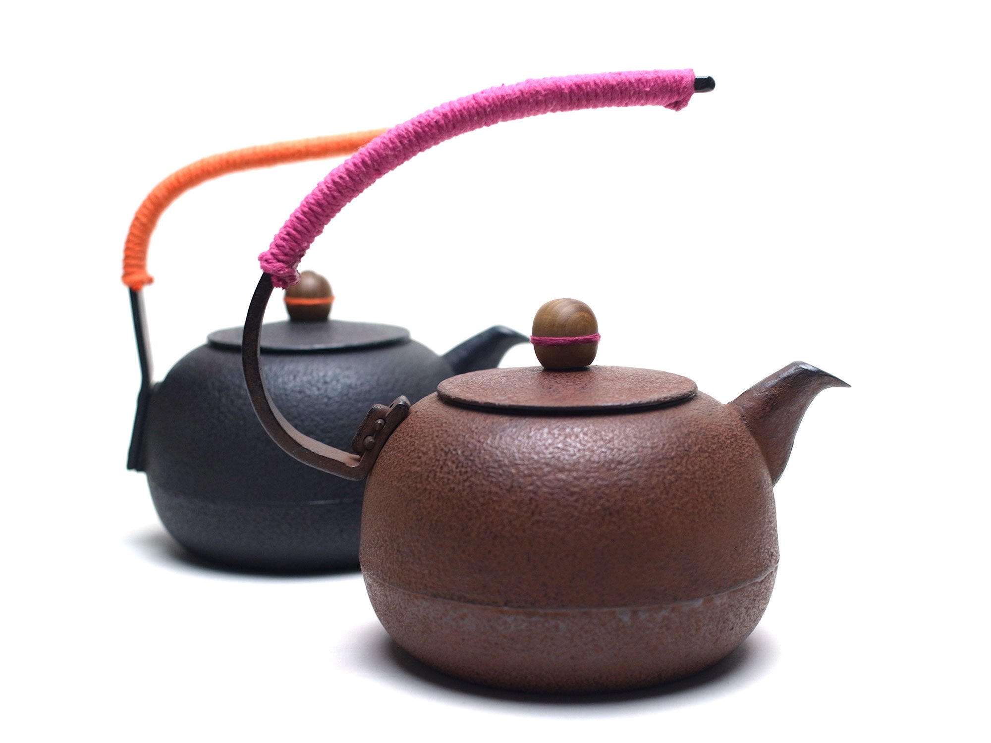 南部盛岡・名工／釡元藤田家源藏作・牡丹紋様　砂鉄含有鉄瓶　12 南部盛岡・名工／釡元藤田家源藏作・牡丹紋様 砂鉄含有鉄瓶 12