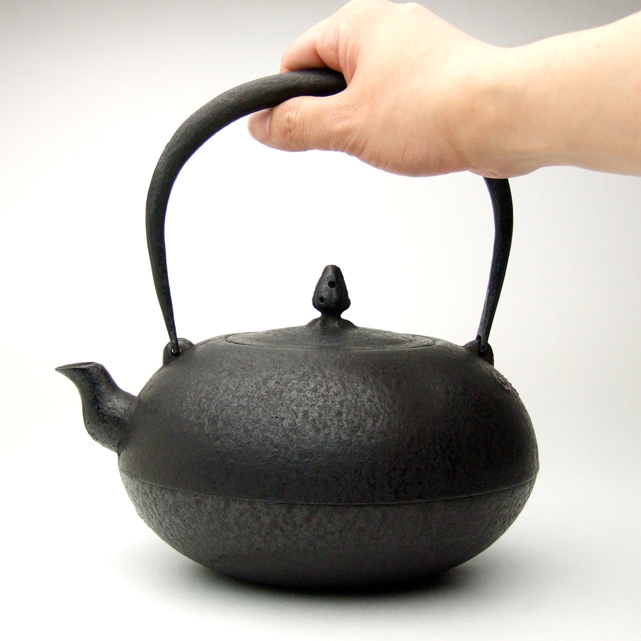 南部鉄瓶｜平丸型