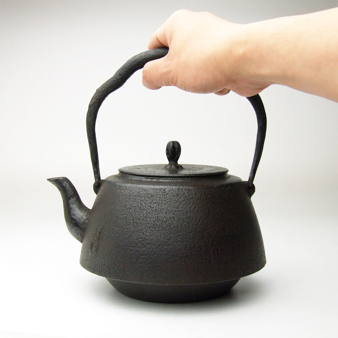 南部鉄瓶｜九重型 – 有限会社薫山工房