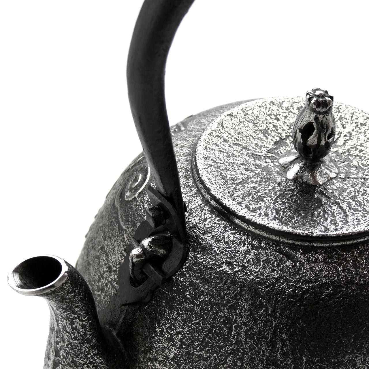 南部鉄瓶｜南部型 雲龍 2.0L – 有限会社薫山工房