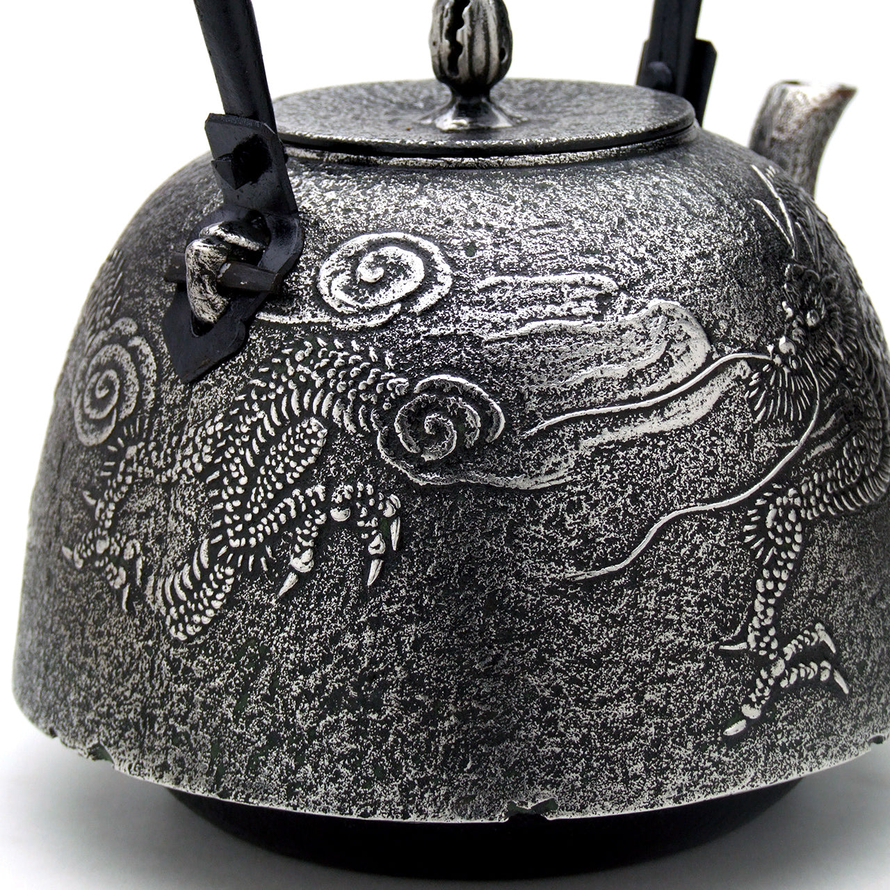 未使用品　付属品付　南部盛岡釜定工房造　１５型　南部鉄瓶　南部鉄器　鉄瓶 南部鉄瓶｜南部型 – 有限会社薫山工房