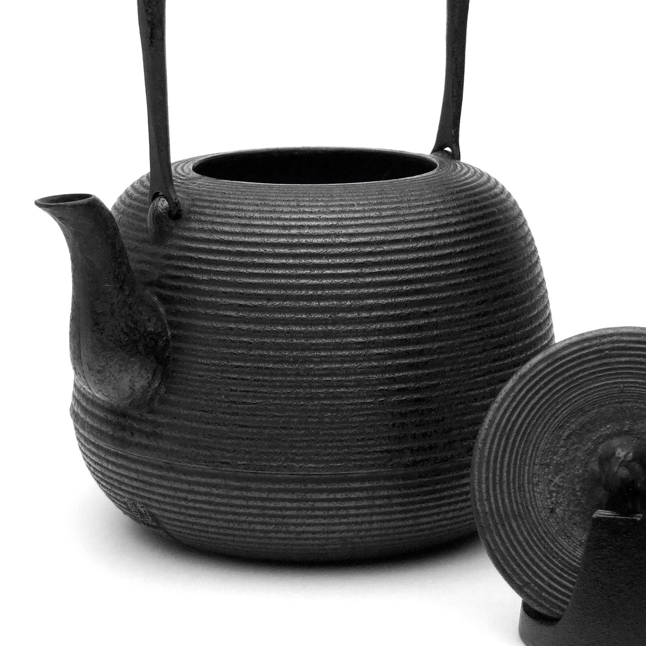 リサイクル南部鉄瓶　棗型 ウェブハート模様１．５リットル リサイクル南部鉄瓶 棗型 ウェブハート模様１．５リットル