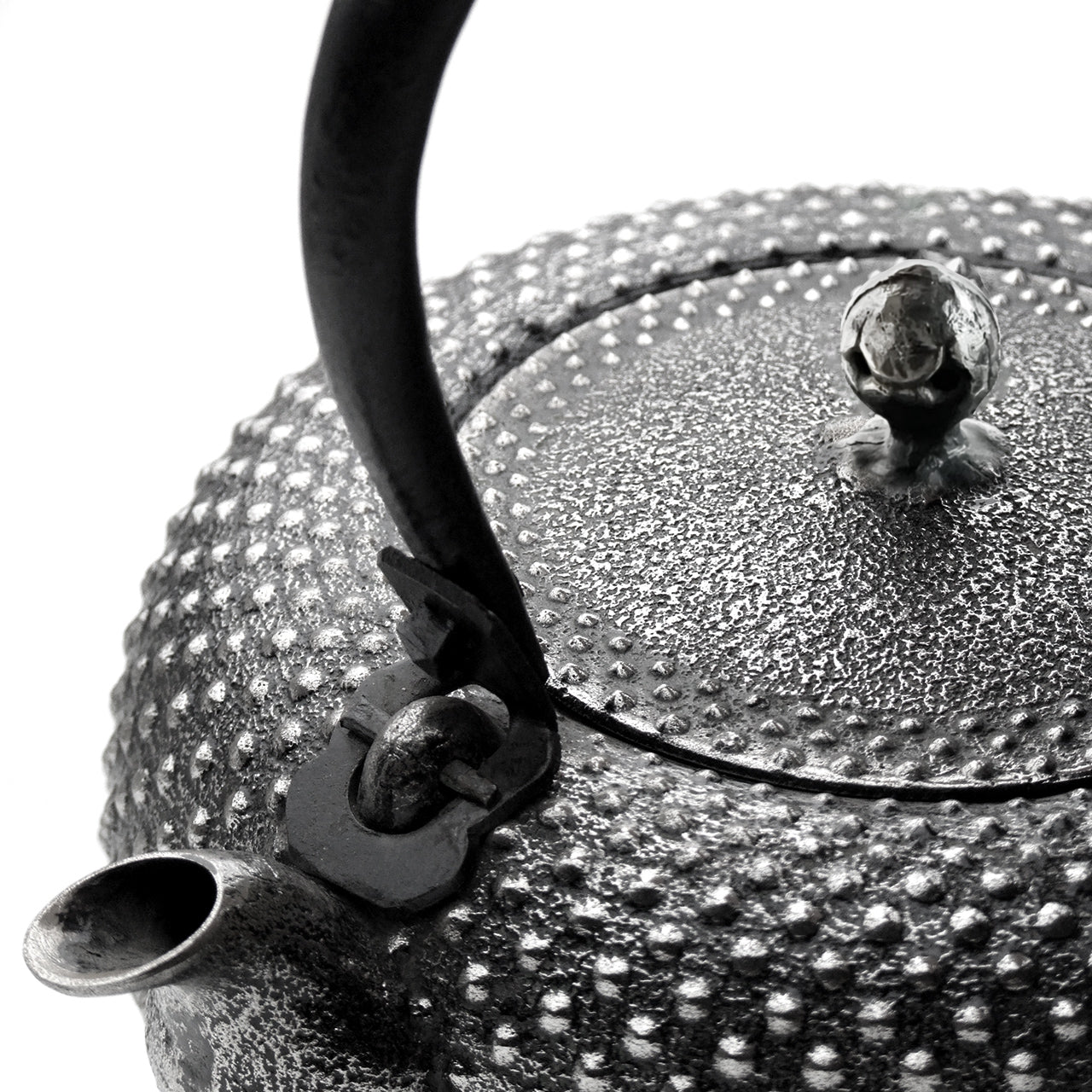 南部鉄瓶｜鉄鉢型（砂鉄）中霰　1.8L