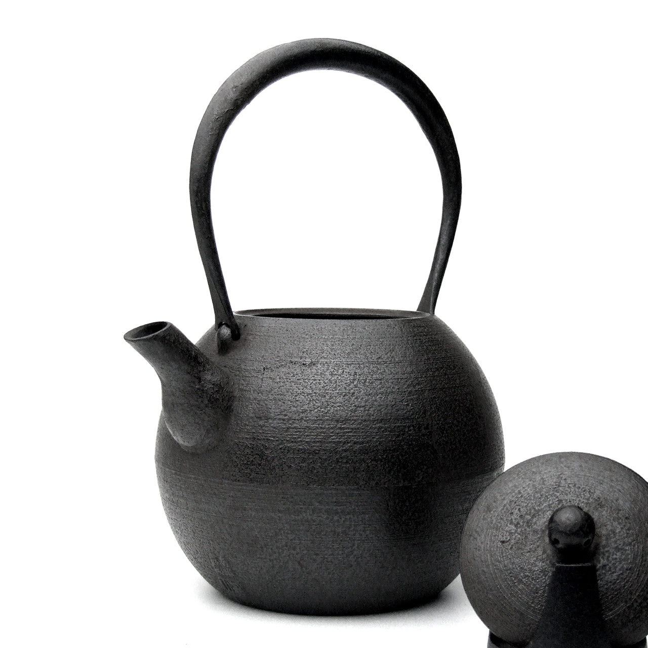 南部鉄瓶｜新珠型 糸目 1.3L – 有限会社薫山工房