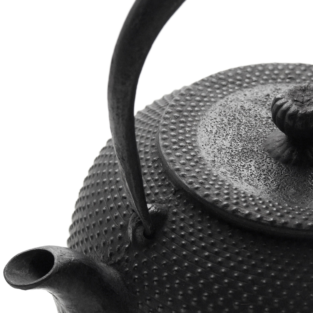南部鉄瓶｜珠玉型 霰 1.0L – 有限会社薫山工房