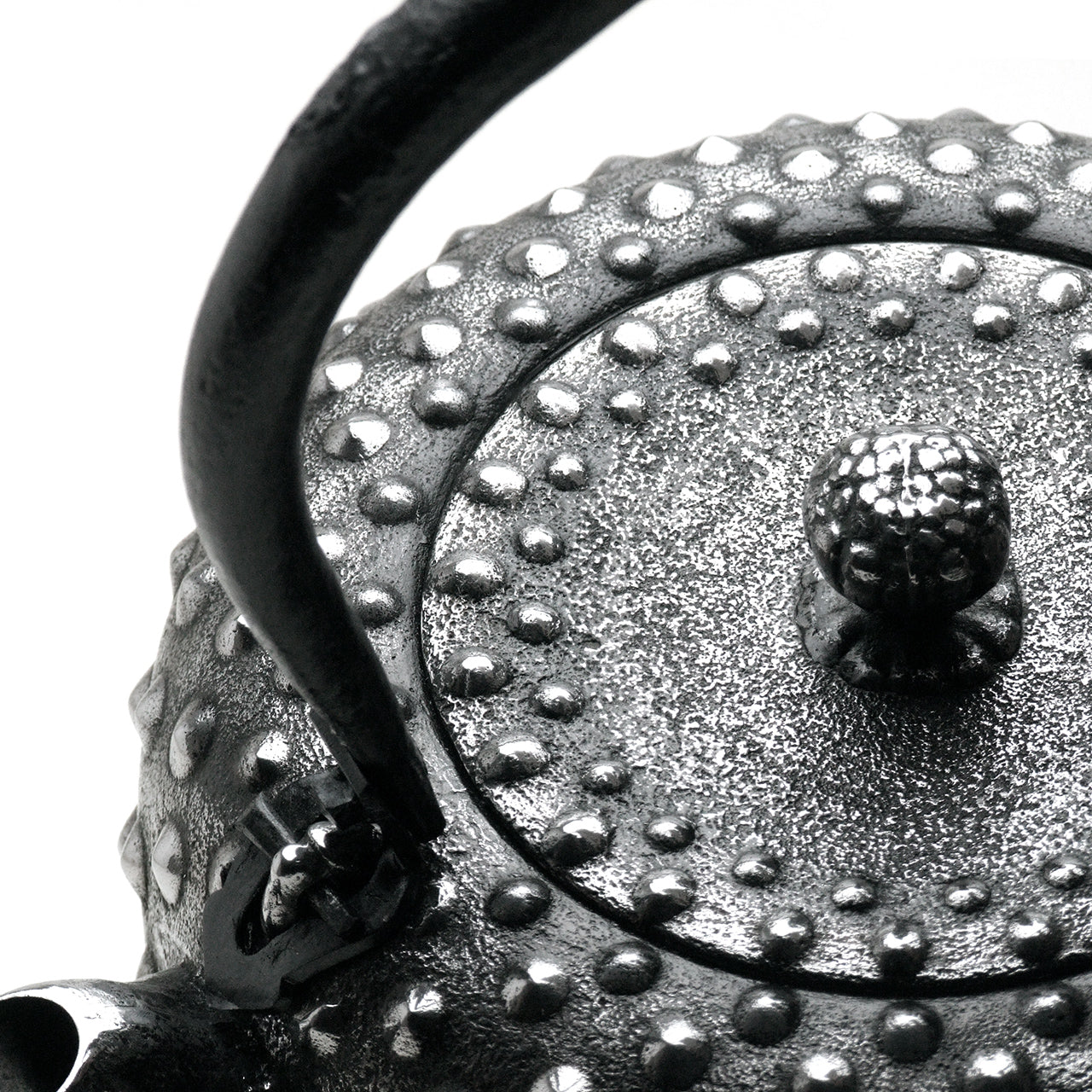 南部鉄瓶｜鉄鉢型（砂鉄）鬼霰　2.7L